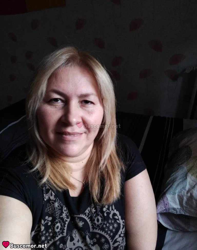 631306561 - Mujer curby