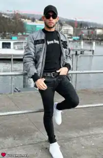 627527641 - hola. soy. Ana. busco. amor.  y. paz.