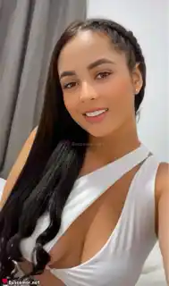 614452726 - Celeste sonríe siempre.