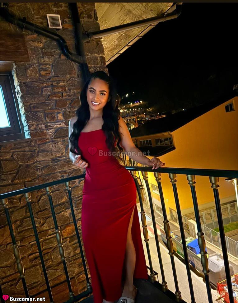 614452726 - Celeste sonríe siempre.