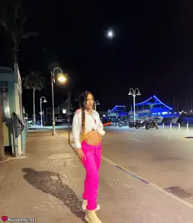 672922377 - Renata, yo te encuentro espectacular.
