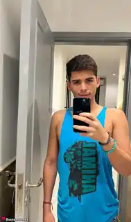 653248248 - soy stefano, busco alguien pa compartir risas y buen rollo.