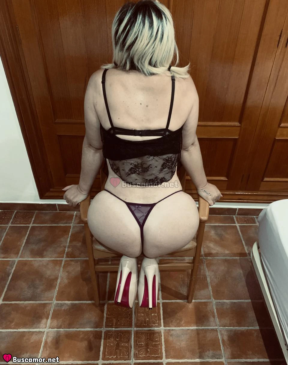 624756369 - Lucia quiere explorar el mundo