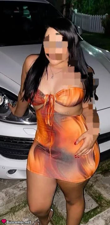 722102954 - Linda masajista divertida