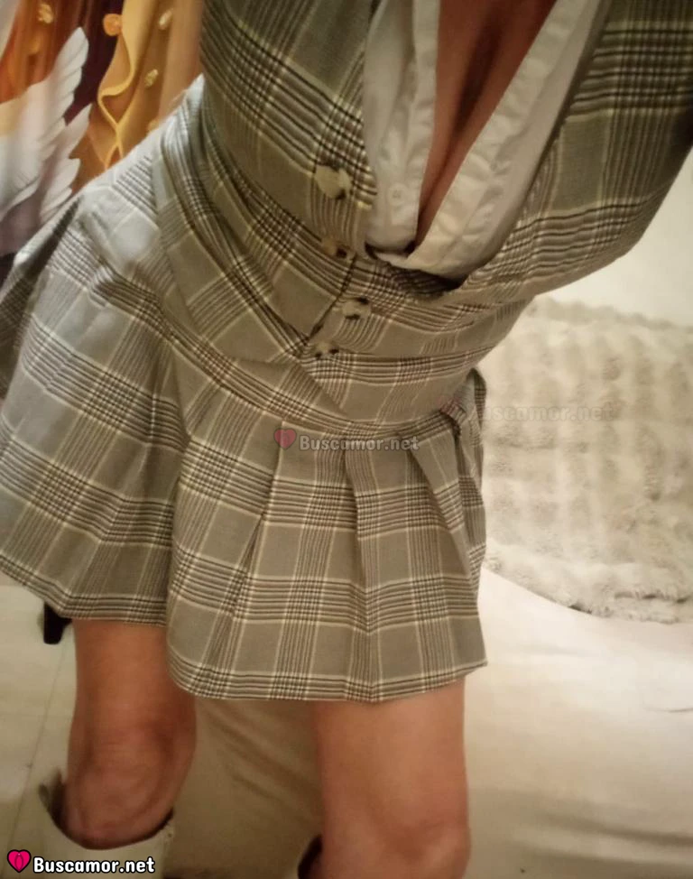 611299880 - Soy la peluquera y me encanta la fiesta.