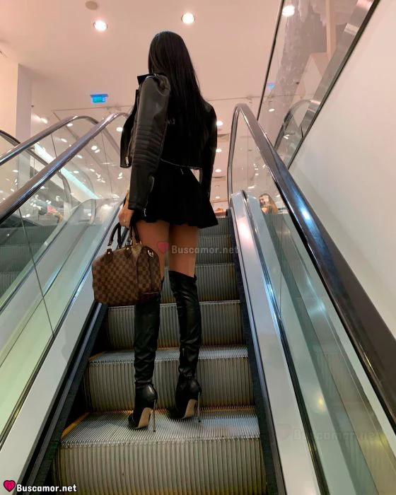 614687383 - Pamplona. soy Maite, 29 años, costarricense. busco a alguien con quien perderme y disfrutar cada momento.