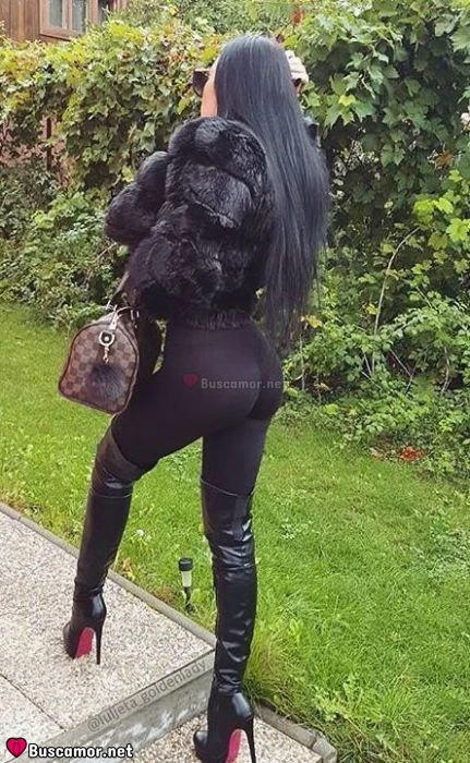 614687383 - Pamplona. soy Maite, 29 años, costarricense. busco a alguien con quien perderme y disfrutar cada momento.