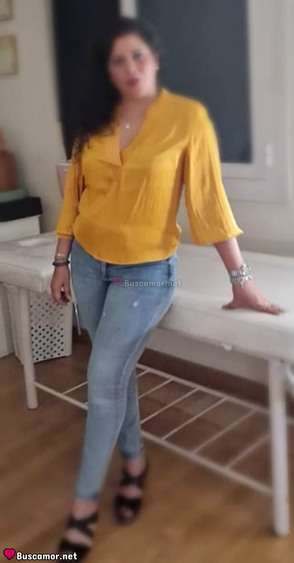 617312473 - Valentina disfrutando masajes.