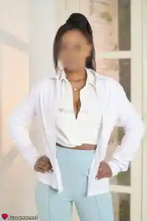 642131461 - Soy. Ana. me gusta. relajarme. en. la. playa.