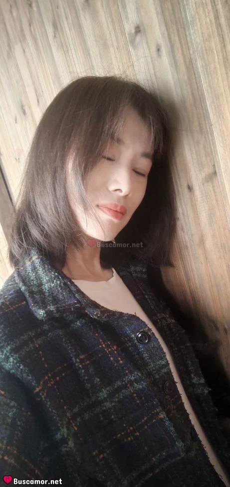 634864538 - Hola. . soy . KoK0. . Chica . asiática. . busco . conexión. . divertida.