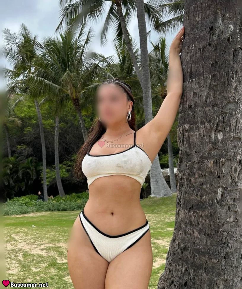 607449885 - Latina en mi ciudad.