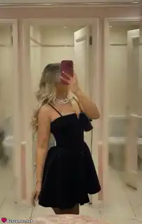 613257744 - Tamara busca diversión.