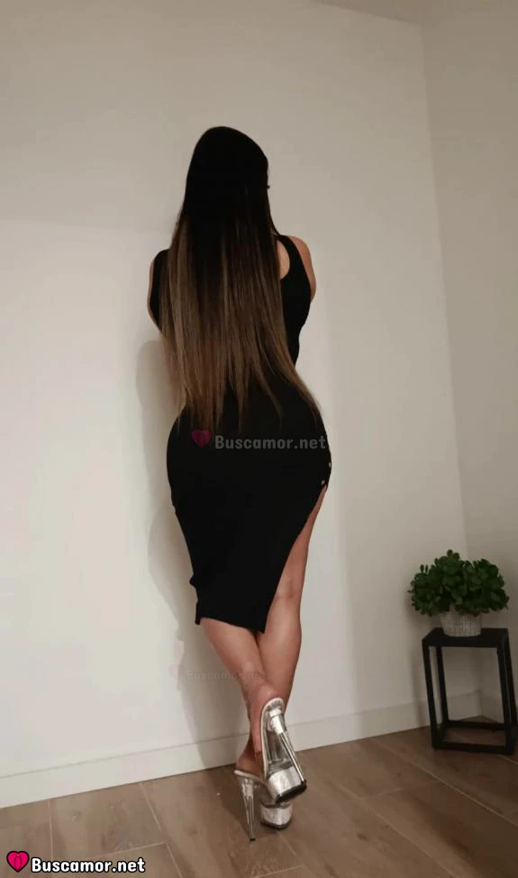 647005944 - Karol siempre está feliz