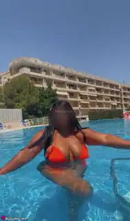 673931288 - morena busca buenos momentos