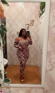 673931288 - morena busca buenos momentos