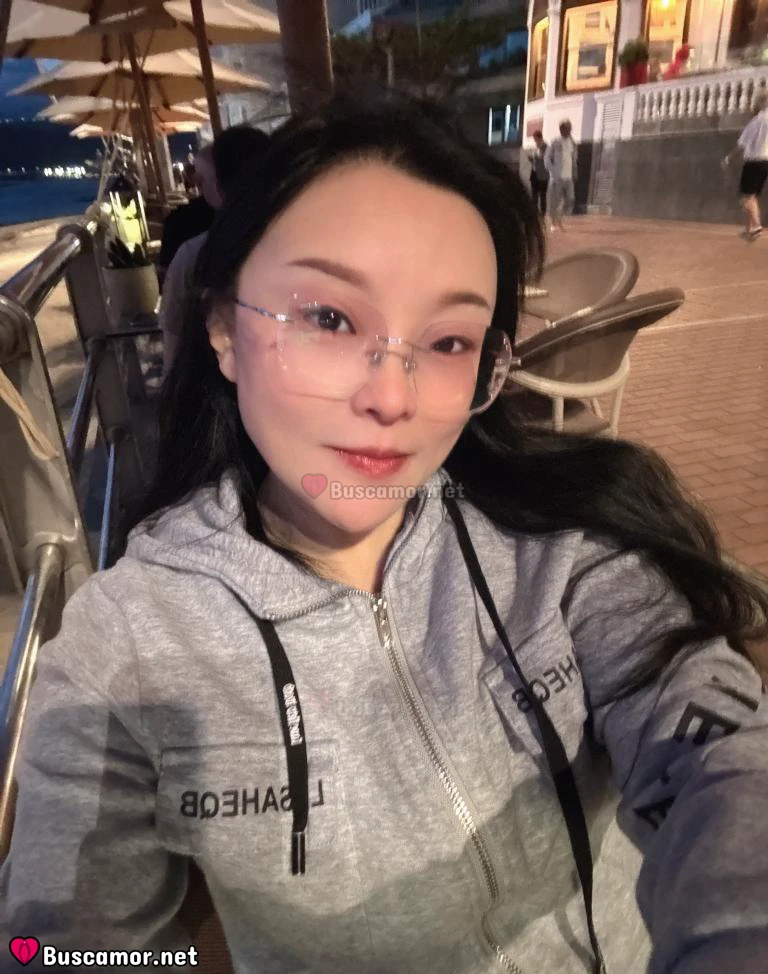 618568921 - Soy Mía, mezclo mi hermosura asiática con mi sabor latino.