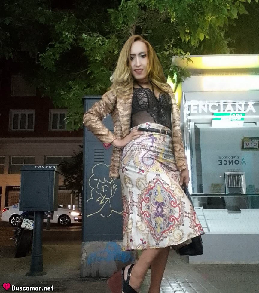 674380515 - SOY ADRIANA, BUSCO UN PIANO EN LA CALLE.