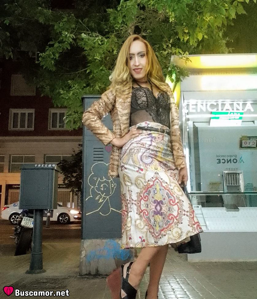 674380515 - SOY ADRIANA, BUSCO UN PIANO EN LA CALLE.