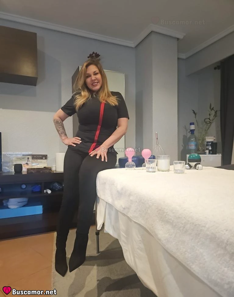 613752646 - Kenya masajista terapéutica experta en todo tipo de masajes