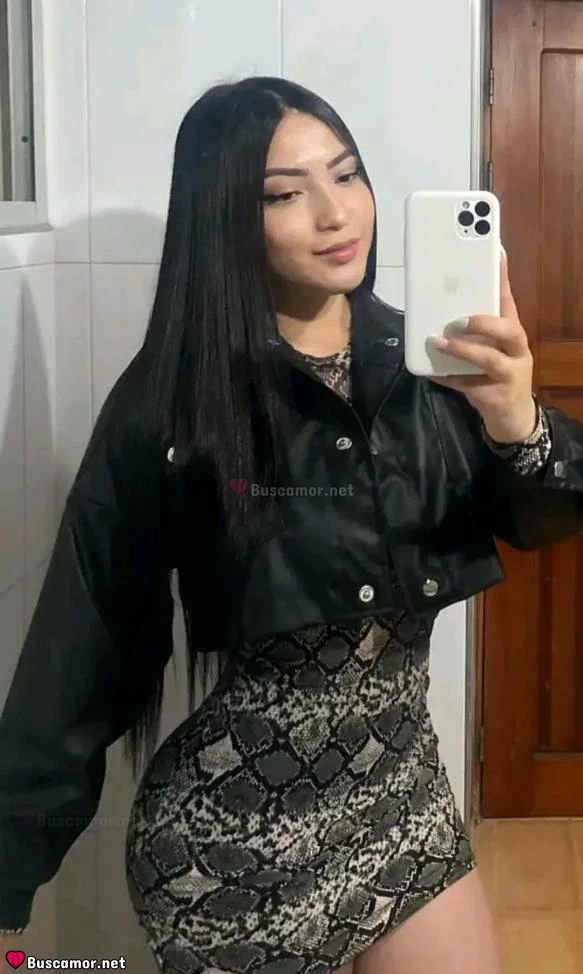 643019523 - Dania busca cariños de verdad