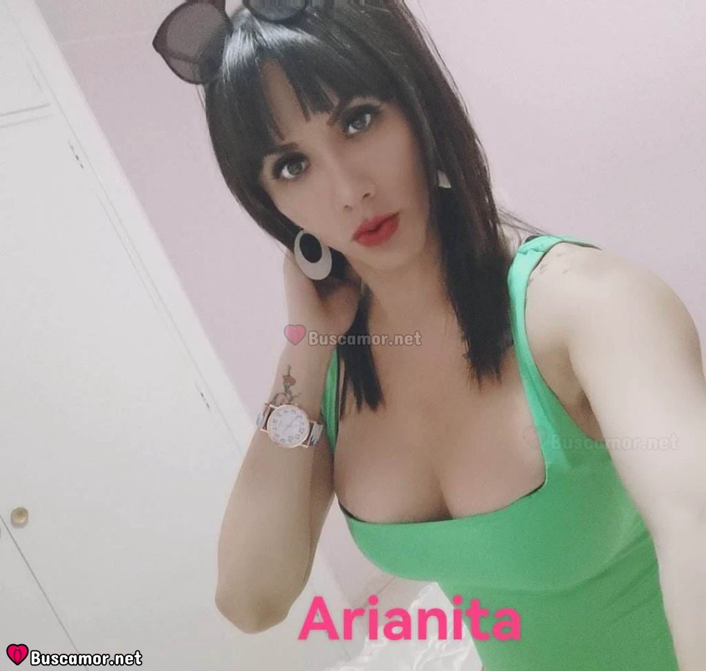 641621668 - Ari busca aventura loca