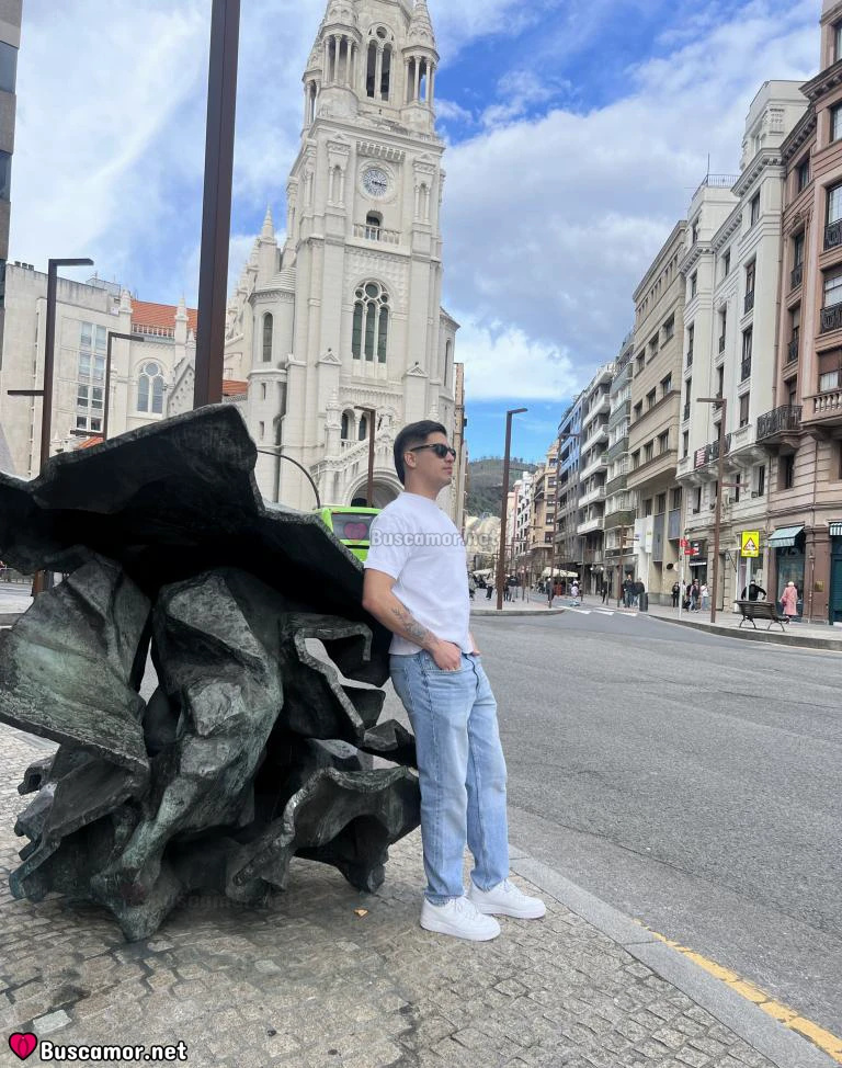 662421374 - Hola soy Mario, me encantaría conocer gente en la ciudad.