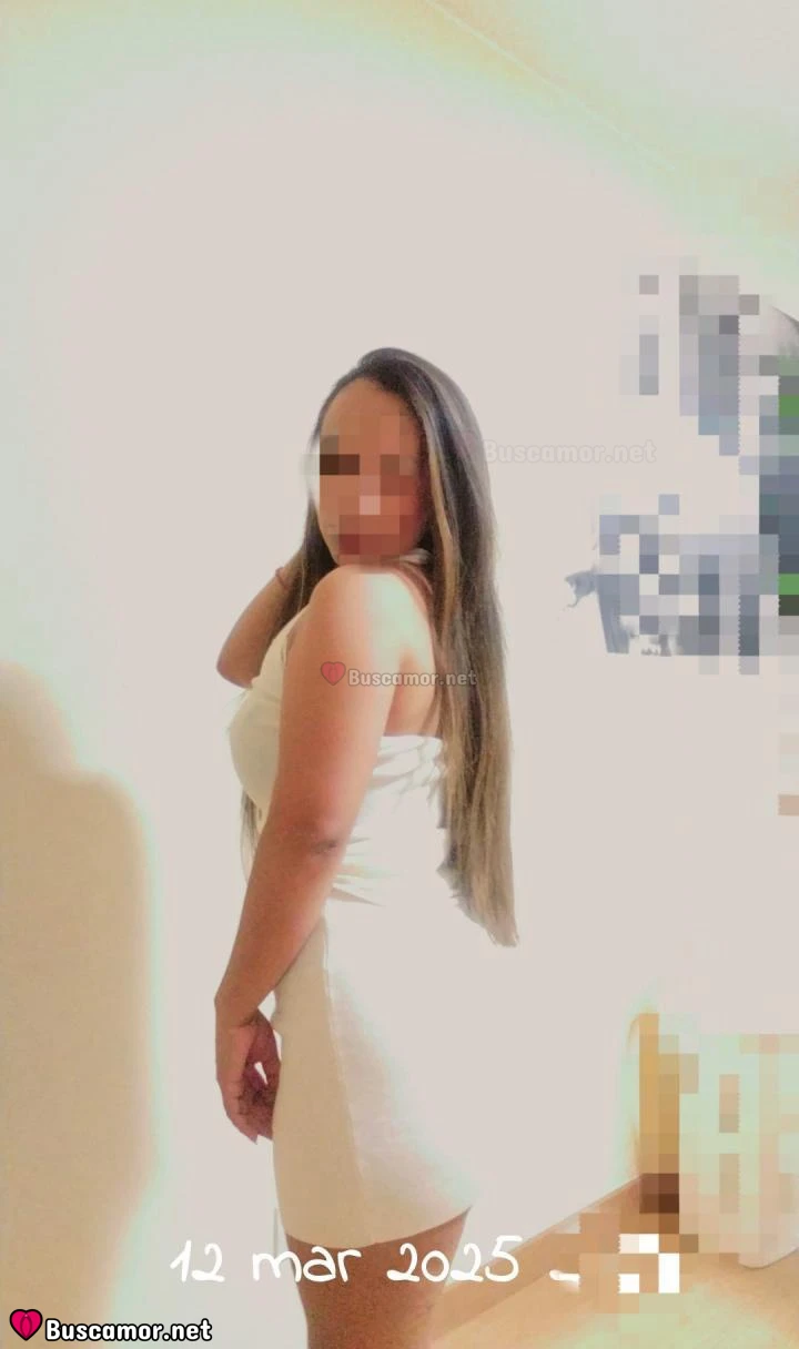 612489845 - Aniita busca aventura.