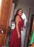 602033898 - Ana busca conexiones auténticas aquí.