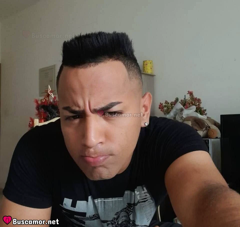 634357994 - Hola, soy Gabriel 🇻🇪 y soy un crossdresser Latino listo para ti en todo momento.