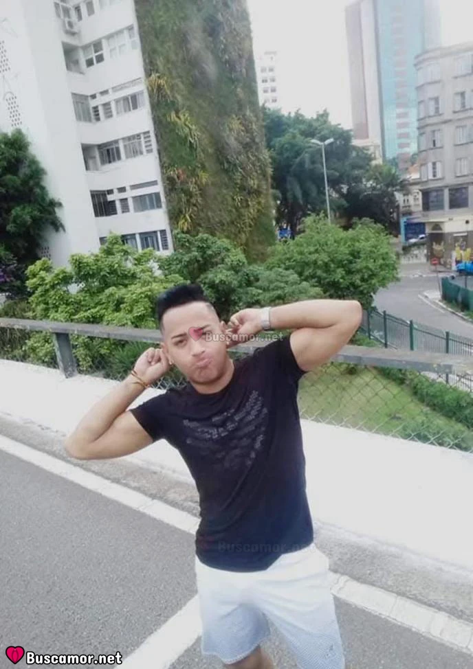 634357994 - Hola, soy Gabriel 🇻🇪 y soy un crossdresser Latino listo para ti en todo momento.