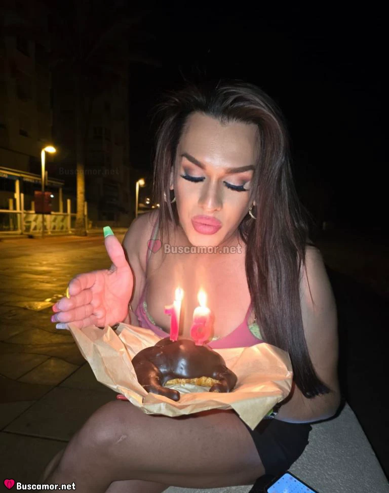 613655810 - Morenaza latina