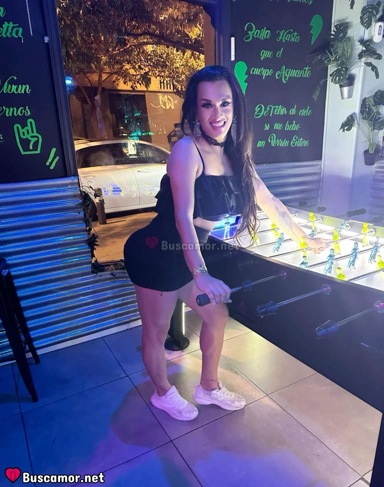 613655810 - Morenaza latina