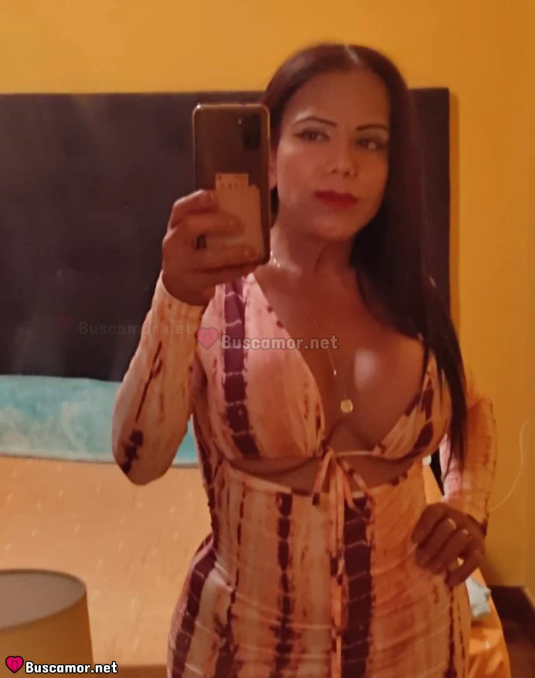 641473276 - Camila busca aventura.