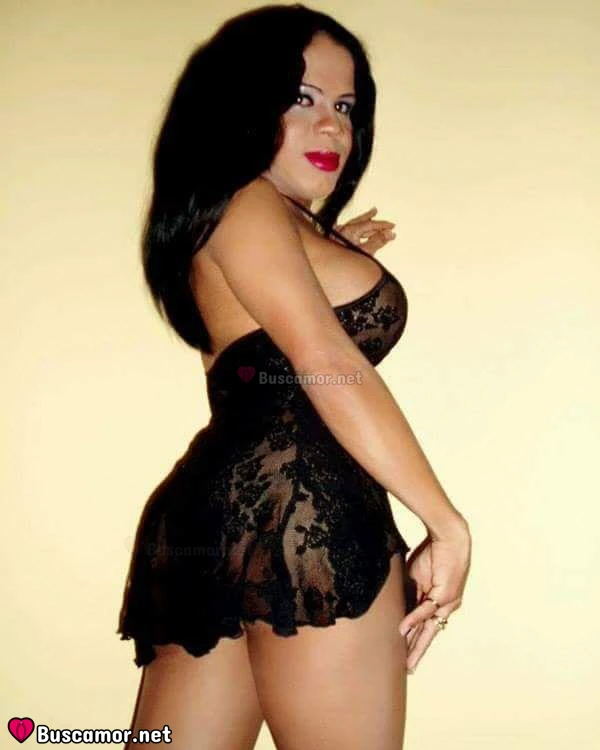 641473276 - Camila busca aventura.
