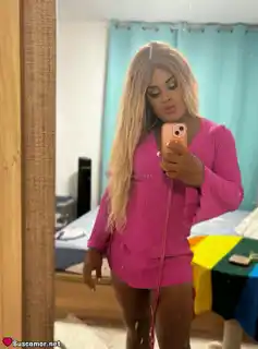 632333602 - Rebecca busca el amor.