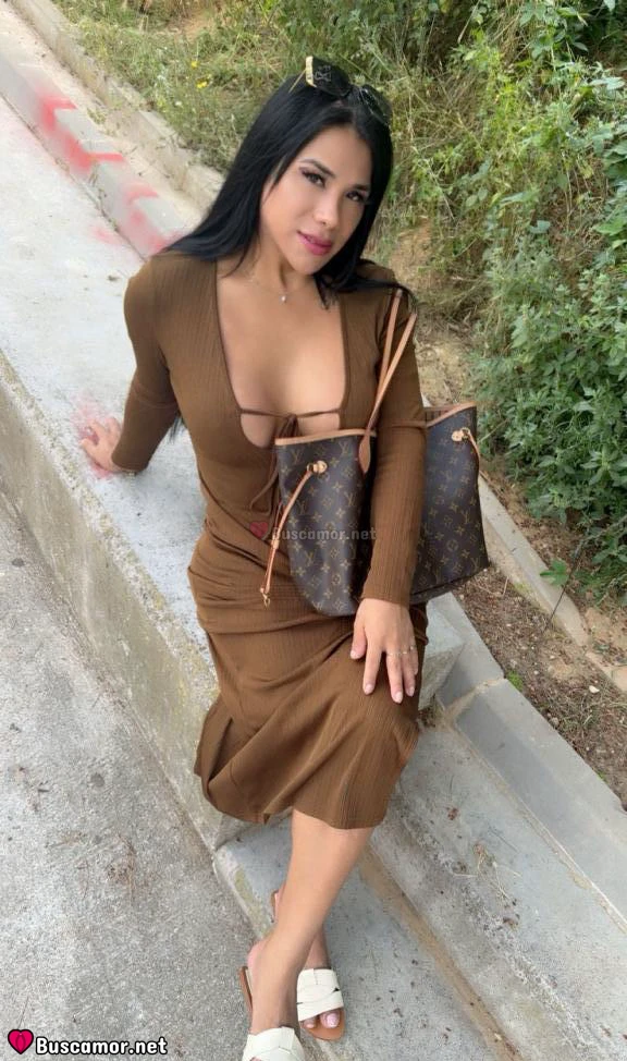 607085601 - Hola. . soy. . Natalia. . busco. . cariño. . y. . comprensión.