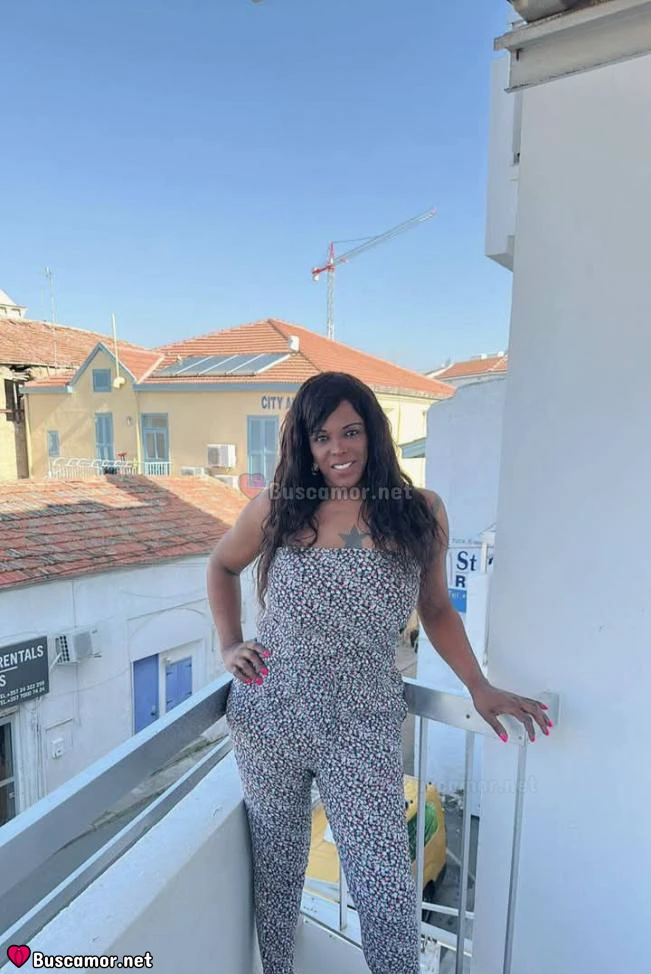 631313884 - Masajista trans morena busca aventura.