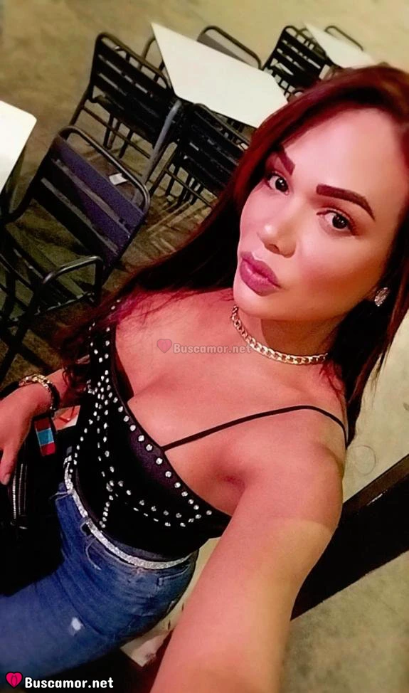 689915474 - Carolina busca amor.