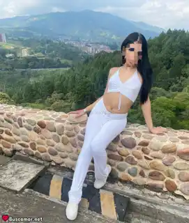603998785 - Nati chica tran