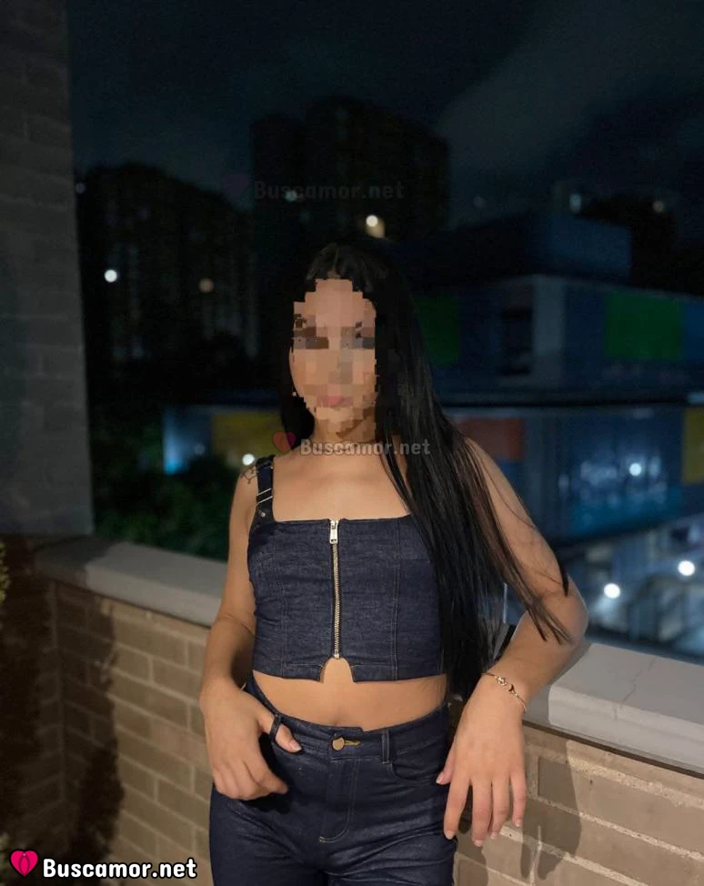 603998785 - Nati chica tran