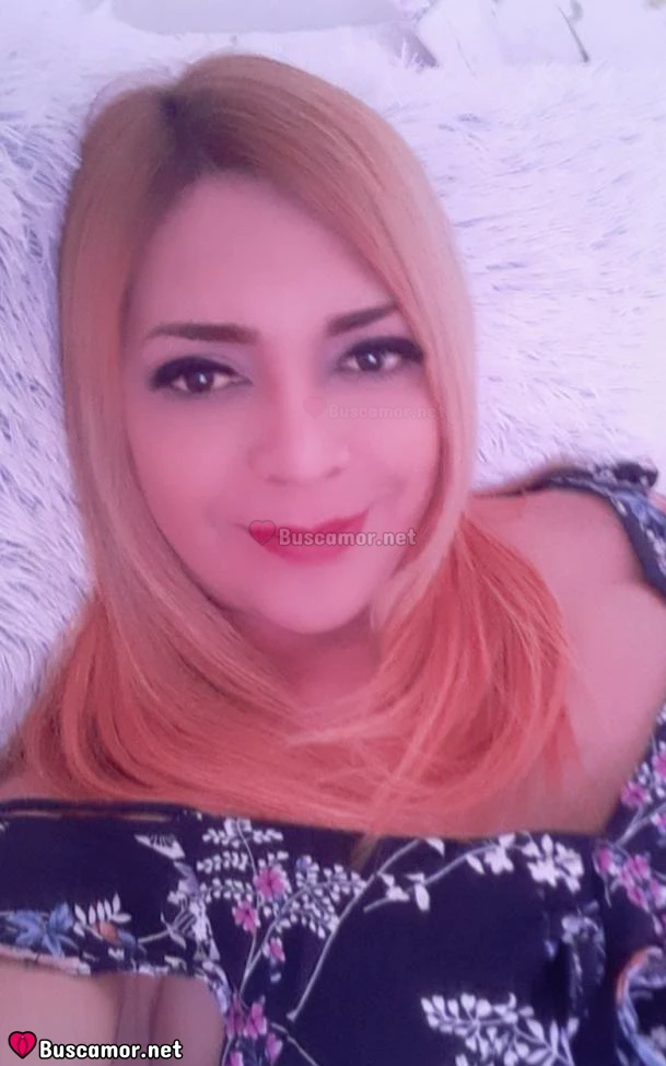 642500827 - Camila busca amor.