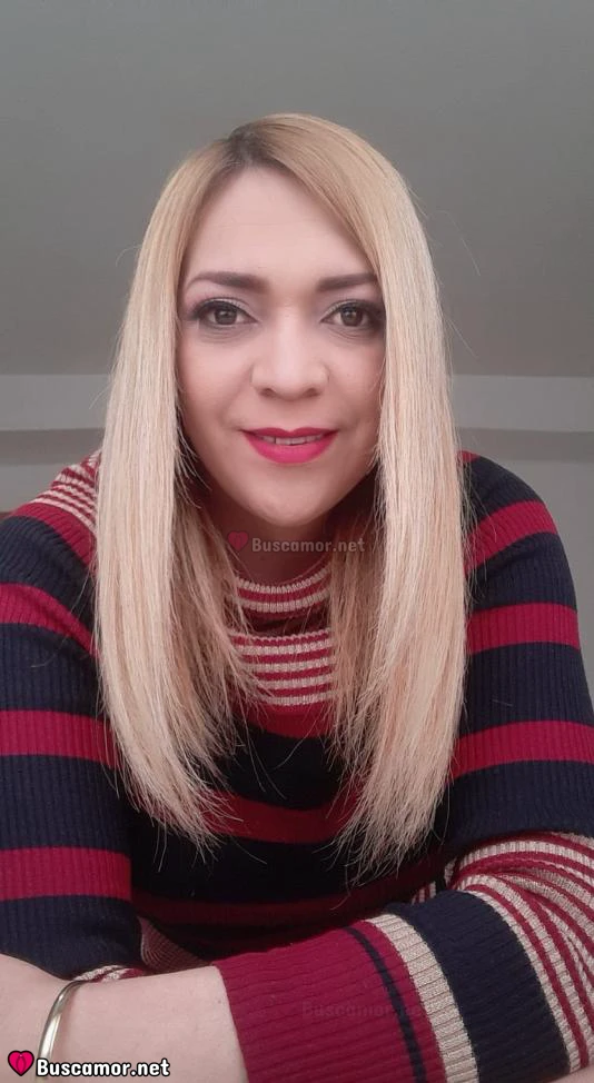 642500827 - Camila busca amor.