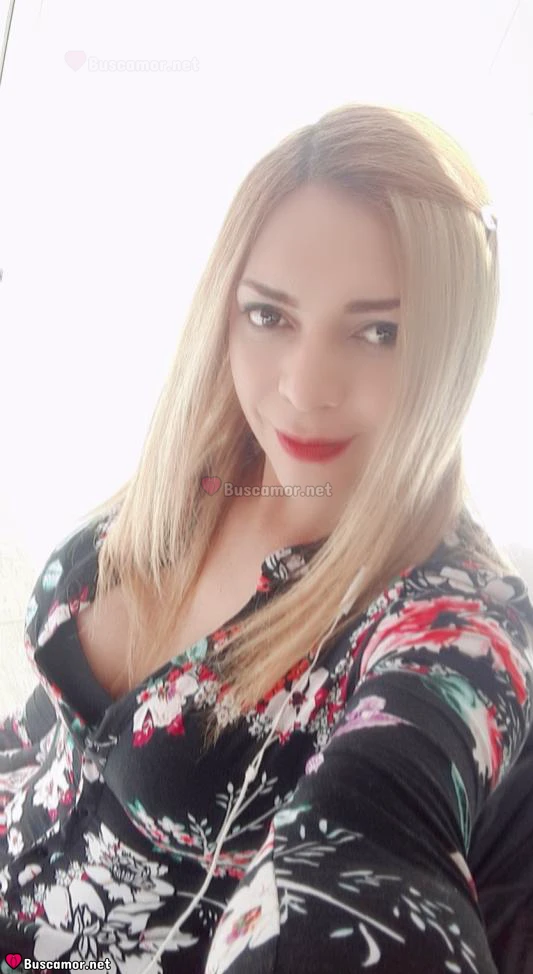 642500827 - Camila busca amor.