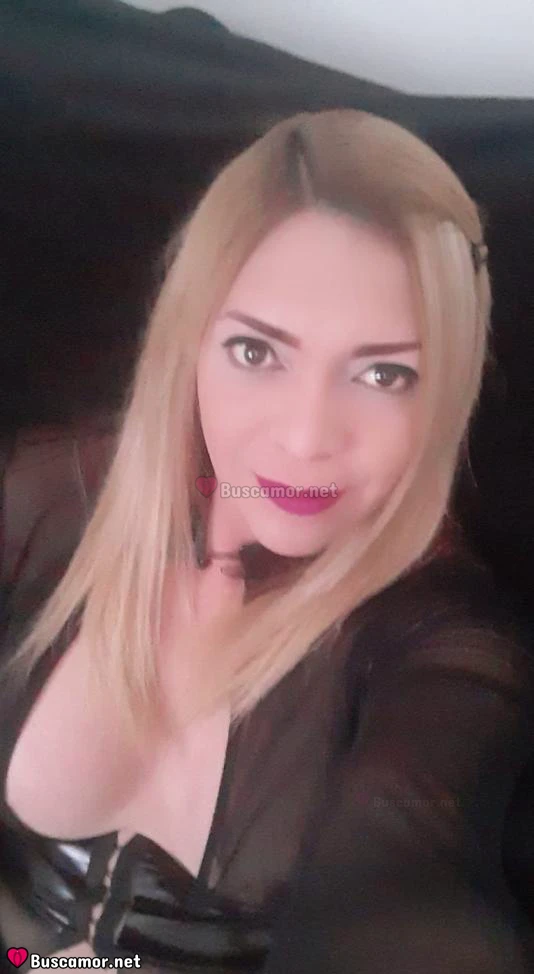 642500827 - Camila busca amor.