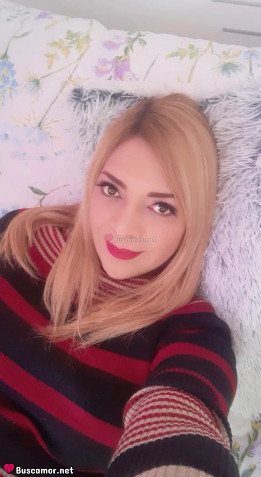 642500827 - Camila busca amor.