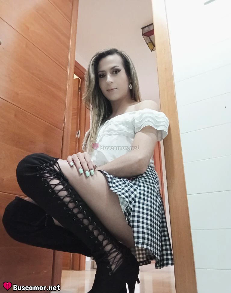675220566 - Bayolet😍 entre risas y abrazos en plaza costa sol.