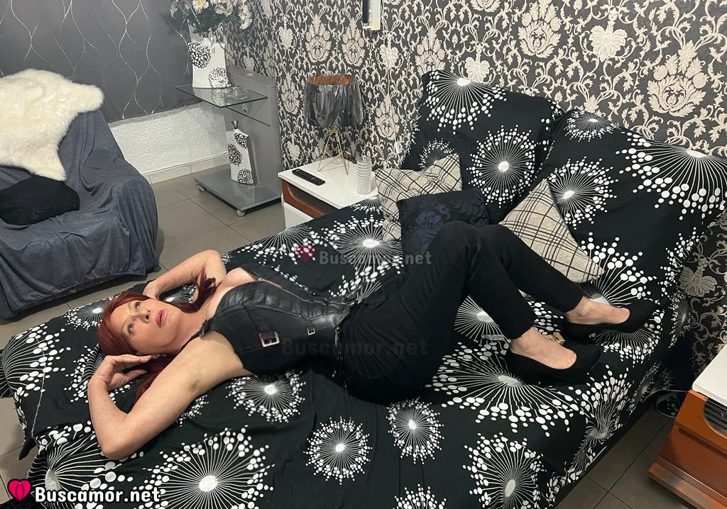 664776944 - Rafaela busca alguien especial