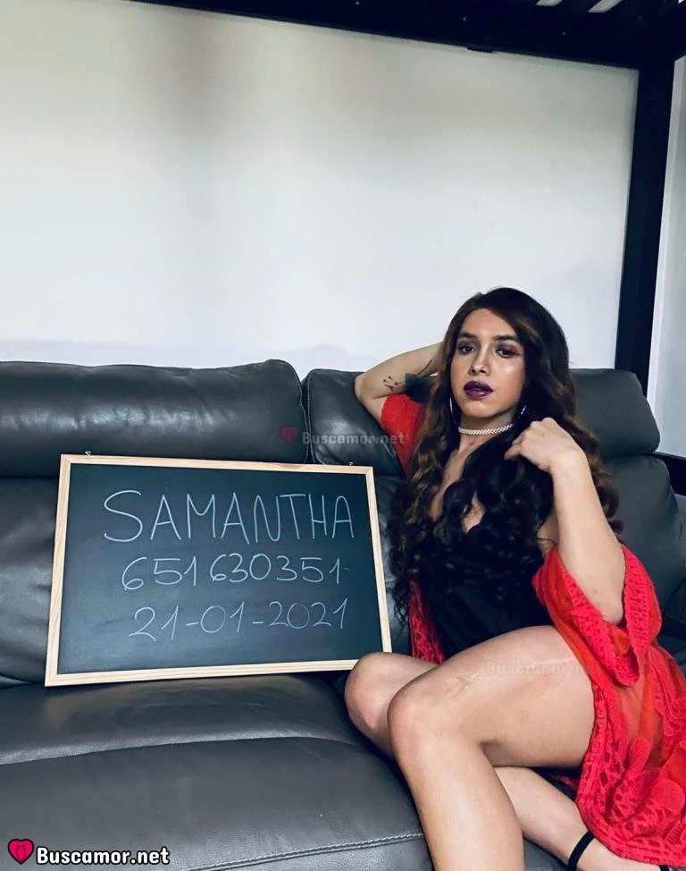 651630351 - Samanta busco algo divertido.