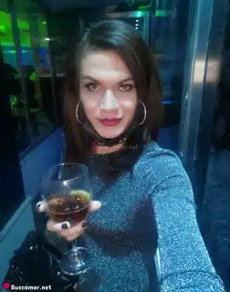 604115386 - Yessica busca algo de verda.