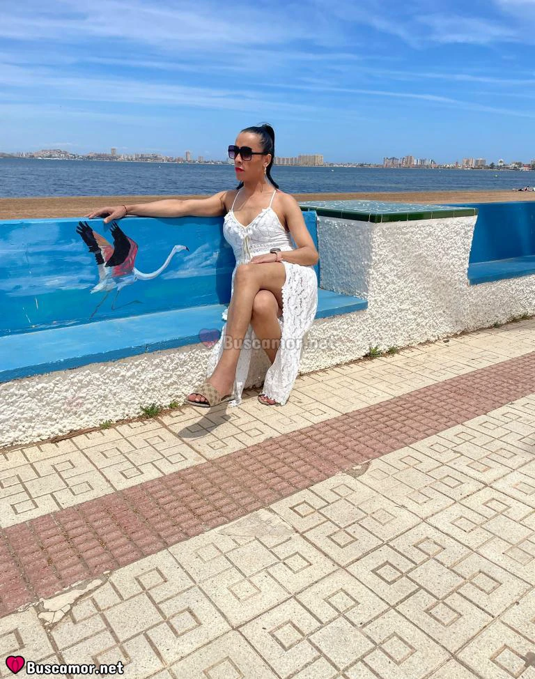 613660869 - Soy Bruna, buscando momentos inolvidables en Huelva glamuroza.